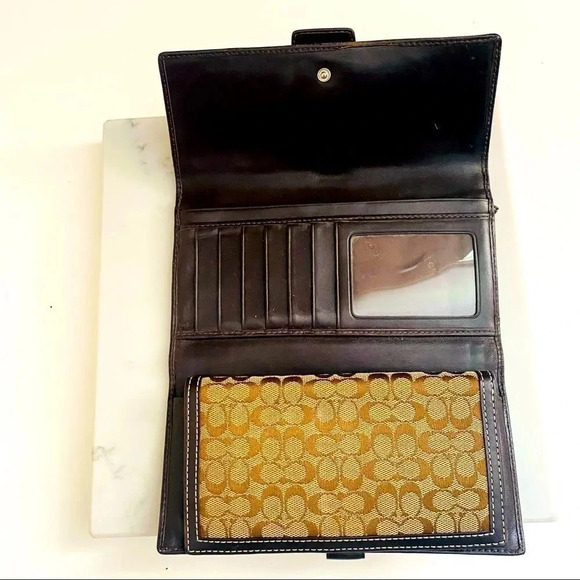 Coach Signature Large Envelope Wallet - Picture 5 of 11